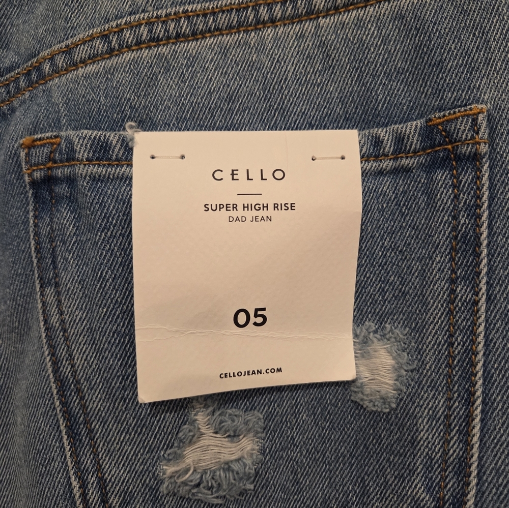 CELLO WOMEN'S SUPER HIGH DISTRESSED DADS JEANS SIZE 28 NWT - Picture 6 of 9
